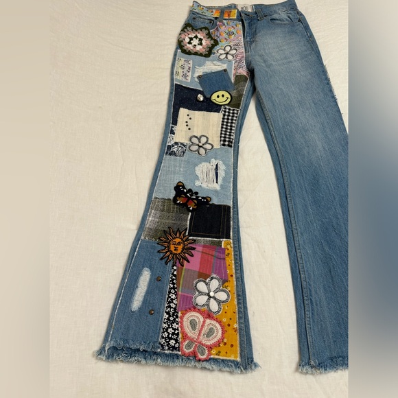 BDG High-Waisted Patchwork Hippie Retro Flare Leg Indigo Craft Jeans NWT Size 25 - Picture 5 of 16